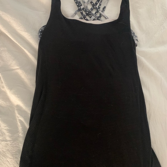 Lululemon Wild criss cross tank top.   Size 8 - Picture 6 of 6